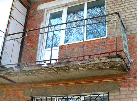 Koliko je balkona u Hruščovu s krovom?